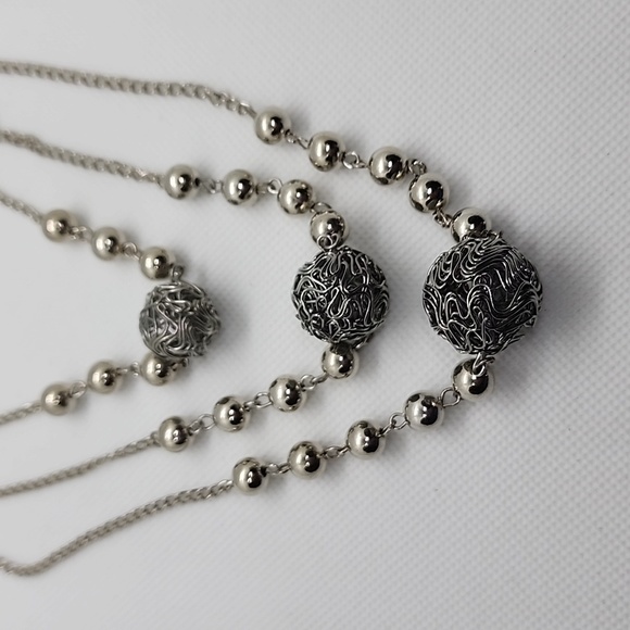 Silver Tone Layered Drop Bead Pendant Necklace - Picture 3 of 6